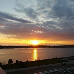 Meet your Posher, Leslie